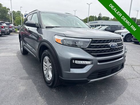Used 2024 Ford Explorer XLT w/ Equipment Group 202A AWD/4WD image 4