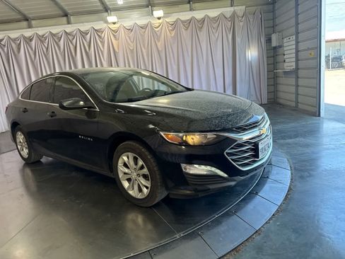 Used 2020 Chevrolet Malibu LT FWD image 3