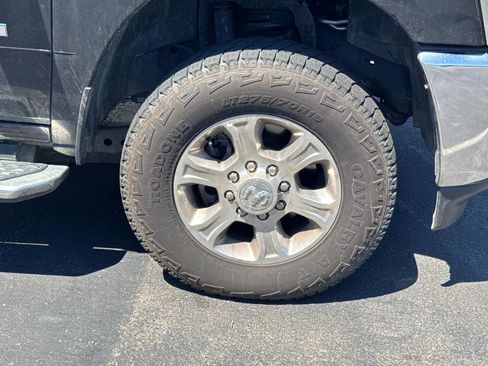 Used 2024 RAM 2500 Big Horn AWD/4WD image 4