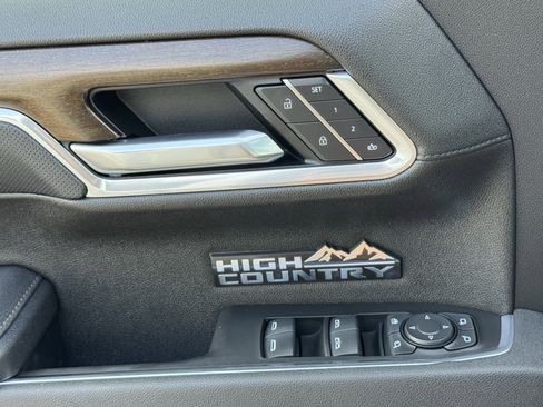 Used 2025 Chevrolet Silverado 1500 High Country image 26