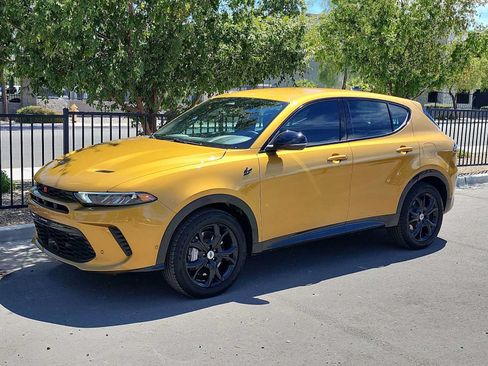 Used 2024 Dodge Hornet R/T w/ Tech Pack w/o Parking AWD/4WD image 4