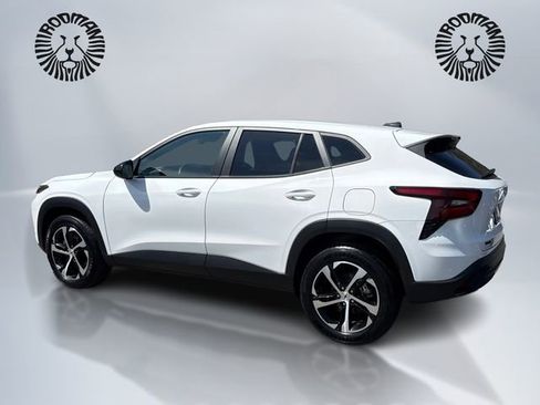 Used 2024 Chevrolet Trax RS FWD image 7