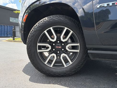 Used 2023 GMC Yukon AT4 w/ AT4 Premium Package AWD/4WD image 16