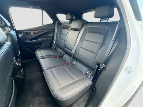 Used 2024 Chevrolet Blazer EV LT AWD/4WD image 27