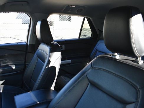Used 2024 Ford Explorer Limited image 10
