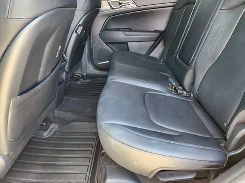 Certified 2024 Kia Sportage EX AWD/4WD image 24