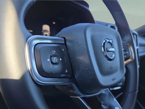 Used 2025 Volvo XC40 B5 Plus AWD/4WD image 13