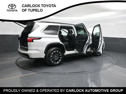 Used 2023 Toyota Sequoia Limited w/ Tow Technology Package AWD/4WD image 85