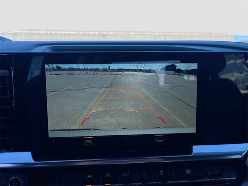 Used 2025 Chevrolet Silverado 1500 LT image 14