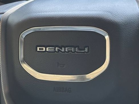 Used 2021 GMC Yukon Denali RWD image 13