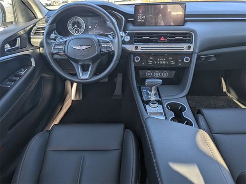 Used 2025 Genesis G70 2.5T image 19
