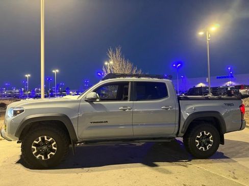 Used 2019 Toyota Tacoma TRD Off-Road image 19