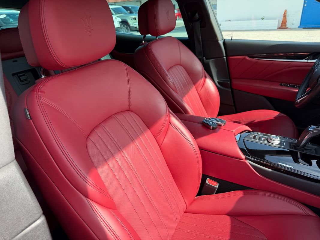 Used 2023 Maserati Levante GT AWD/4WD image 25