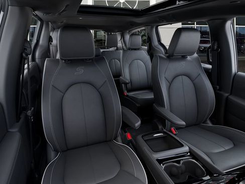 New 2026 Chrysler Pacifica Limited w/ S Appearance Package AWD/4WD image 16