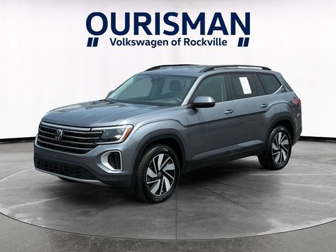 Used 2025 Volkswagen Atlas SE FWD image 2