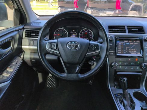 Certified 2017 Toyota Camry SE w/ Moonroof Package FWD image 15