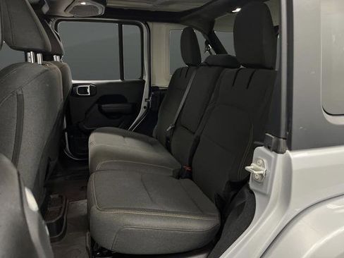 Used 2024 Jeep Wrangler Unlimited image 26