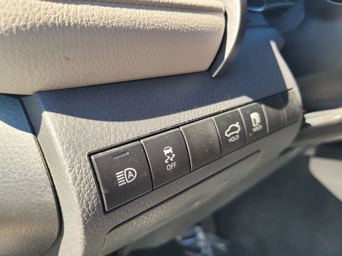 Used 2019 Toyota Camry LE w/ Convenience Package image 19