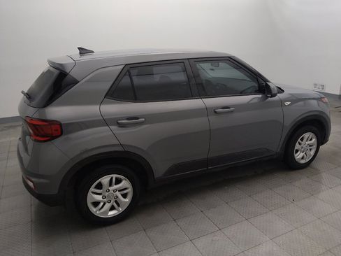 Used 2022 Hyundai Venue SE FWD image 10