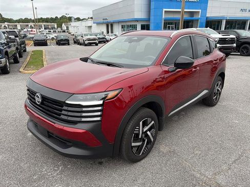Used 2026 Nissan Kicks SV w/ Illumination Package FWD image 2