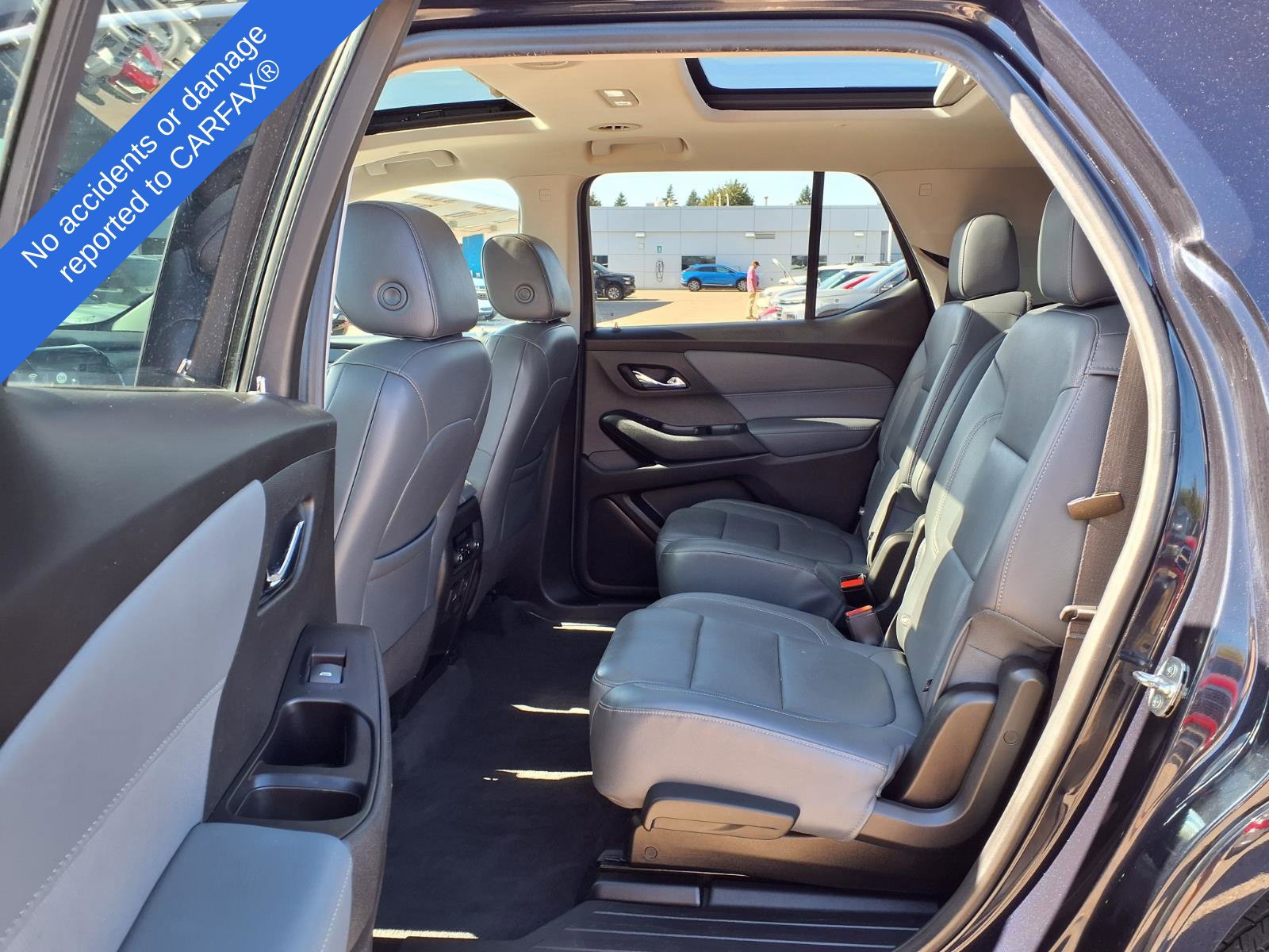 Used 2020 Chevrolet Traverse Premier w/ LPO, Blackout Package AWD/4WD image 10