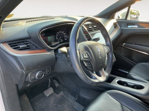 Used 2019 Lincoln MKC Select w/ MKC Climate Package AWD/4WD image 10
