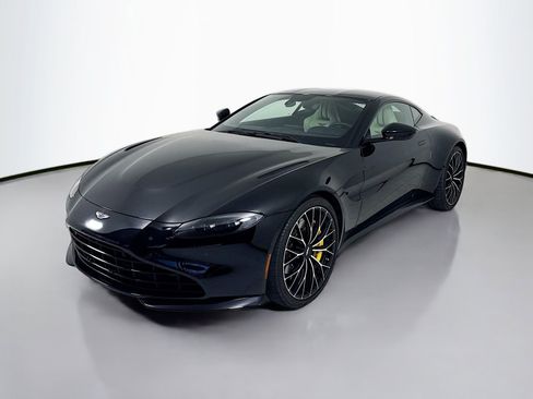 Used 2023 Aston Martin V8 Vantage Coupe image 3