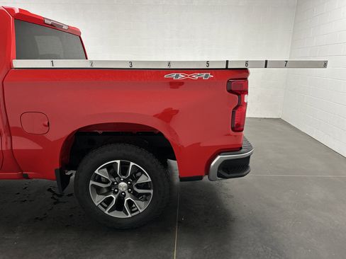 Used 2024 Chevrolet Silverado 1500 LT AWD/4WD image 6
