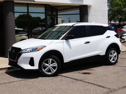 Used 2024 Nissan Kicks S FWD image 3