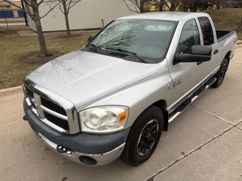 Used 2009 Dodge Ram 2500 Truck SXT image 3