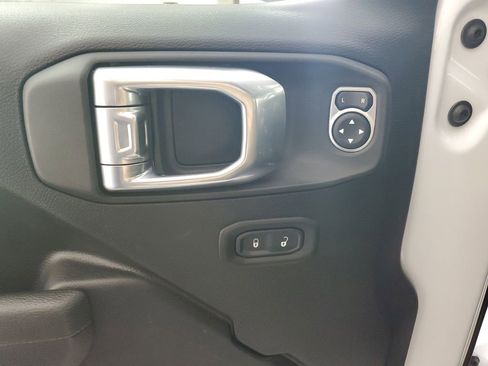 Used 2022 Jeep Wrangler Unlimited Rubicon image 28