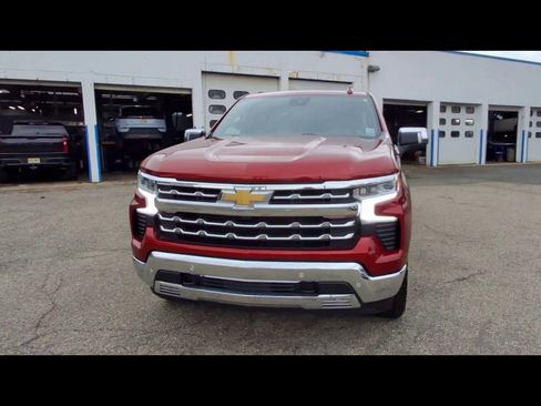 Used 2023 Chevrolet Silverado 1500 LTZ w/ LTZ Premium Package image 3