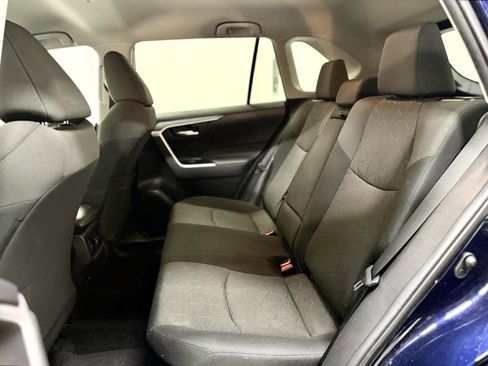 Used 2021 Toyota RAV4 XLE w/ Carpet Mat Package (TMS) AWD/4WD image 15