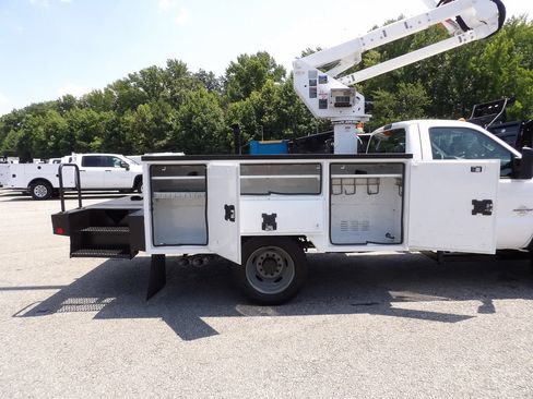 Used 2015 Ford F550 2WD Regular Cab Super Duty w/ Snow Plow Prep Package image 61