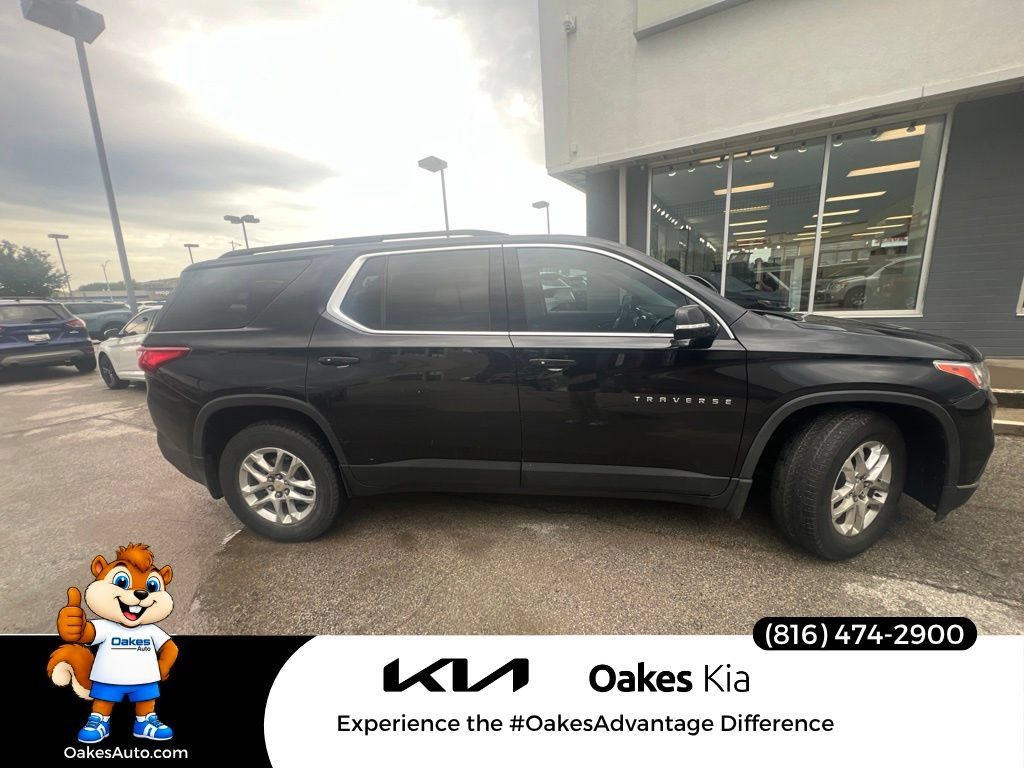 Used 2019 Chevrolet Traverse LT AWD/4WD image 1
