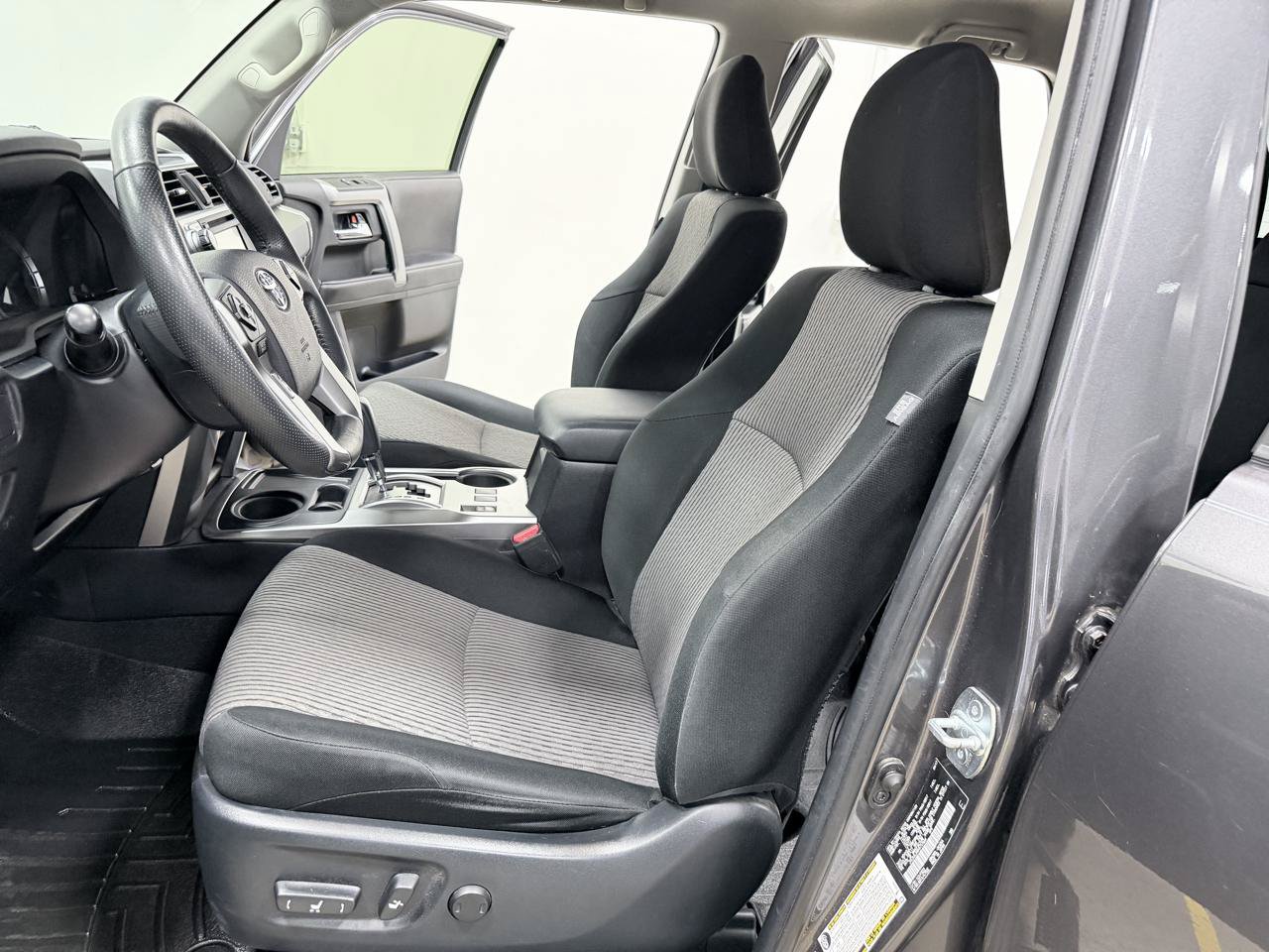 Used 2017 Toyota 4Runner SR5 RWD image 30