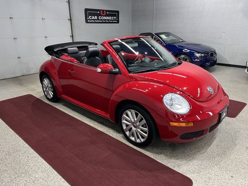Used 2009 Volkswagen Beetle S image 9