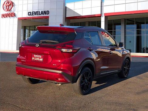 Used 2023 Nissan Kicks SR w/ SR Premium Package image 6