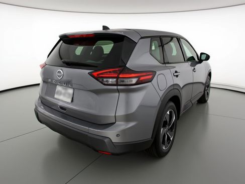 Used 2025 Nissan Rogue SV FWD image 9