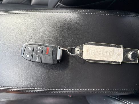 Used 2021 Jeep Grand Cherokee Limited image 30