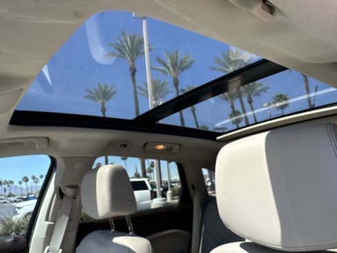 Used 2014 Cadillac SRX Luxury w/ Driver Awareness Package image 19