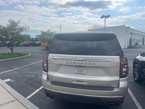 Used 2024 Chevrolet Suburban Premier AWD/4WD image 7