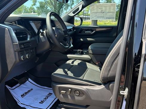 New 2026 GMC Yukon Elevation w/ Elevation Premium Package AWD/4WD image 12