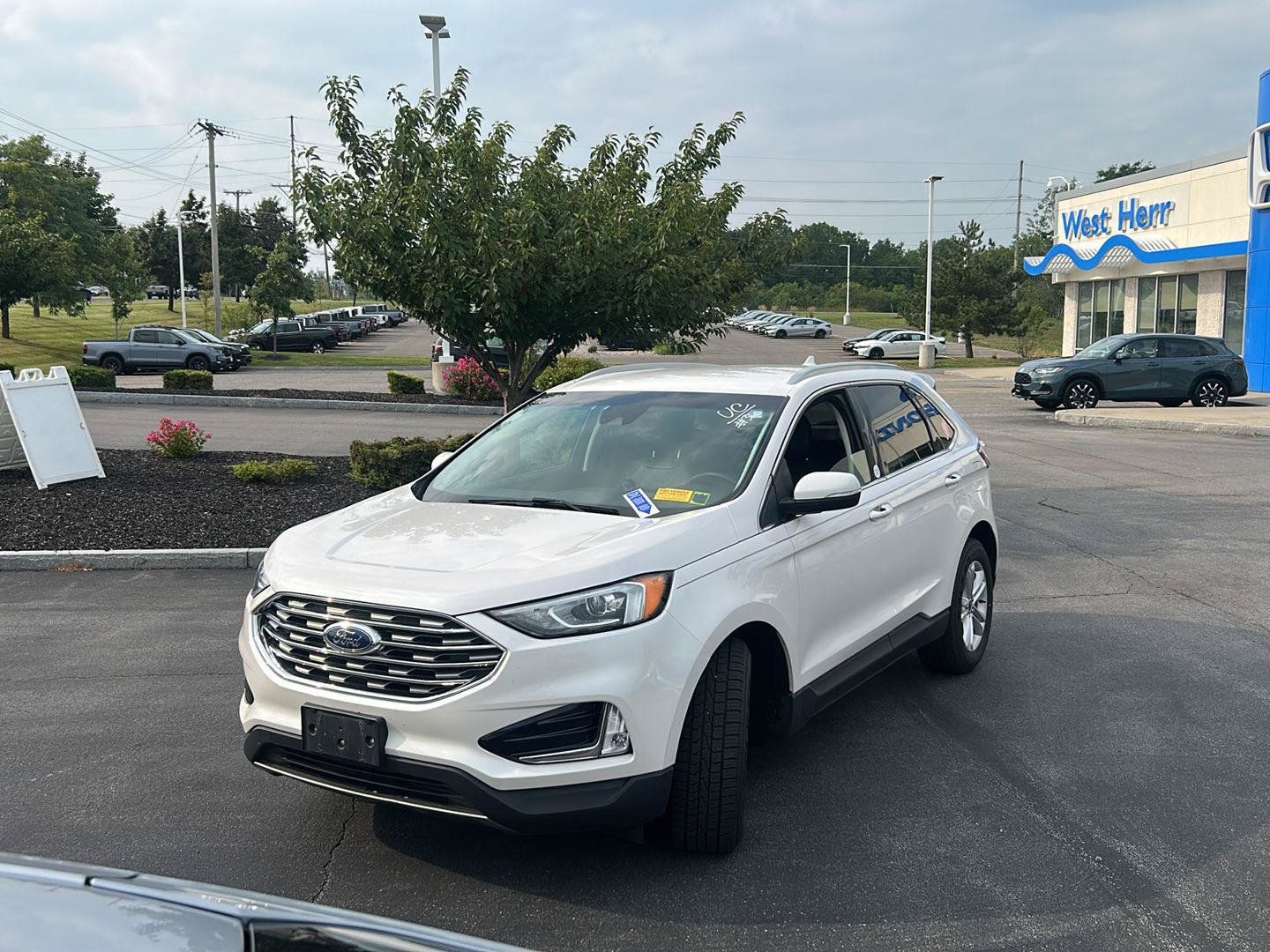 Used 2019 Ford Edge SEL w/ Equipment Group 201A AWD/4WD image 24