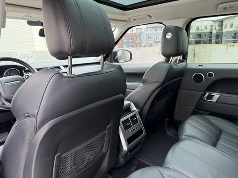 Used 2014 Land Rover Range Rover Sport HSE image 17