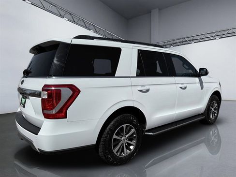Used 2021 Ford Expedition XLT image 7