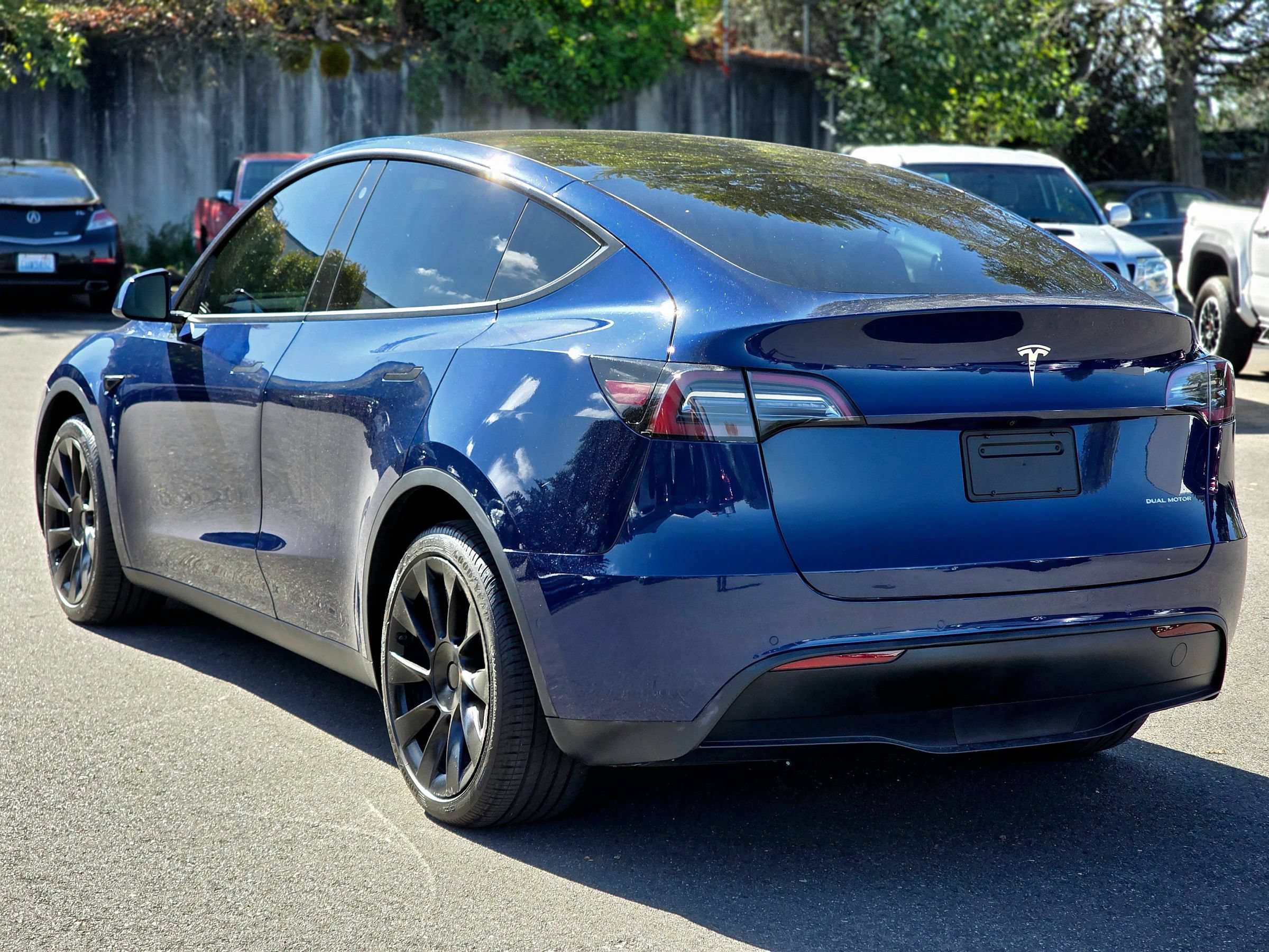 Used 2022 Tesla Model Y Long Range AWD/4WD image 9