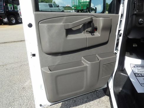 Used 2020 GMC Savana 3500 w/ Power Convenience Package RWD image 14