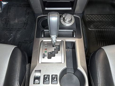 Used 2017 Toyota 4Runner SR5 Premium image 23