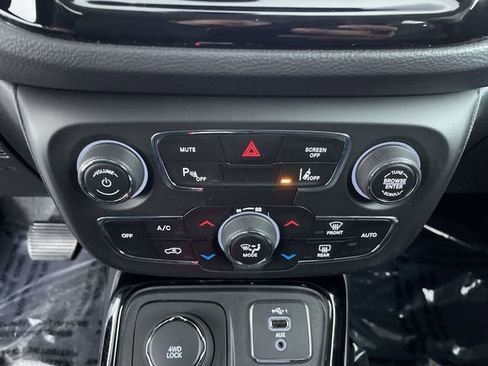 Used 2021 Jeep Compass Limited image 24